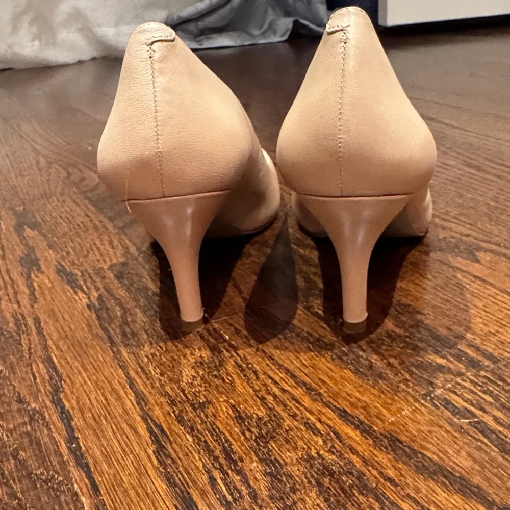 Nine West Women's Nude Heels (Excellent Condition) - Picture 3 of 4